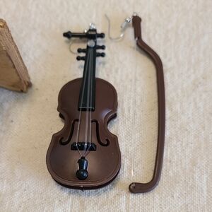 Unknown Brand Brown Violin Dangle Earrings NEW Ladies Music Lobe Area 3 inches